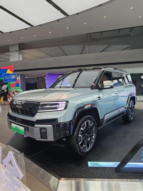 重庆214比亚迪方程豹硬派越野的爆款，英菲尼迪35周年与你共成长